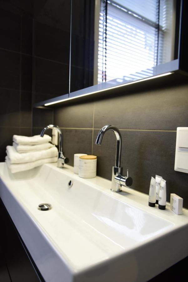 De Oude Pastorie Lisse Bed & Breakfast ภายนอก รูปภาพ